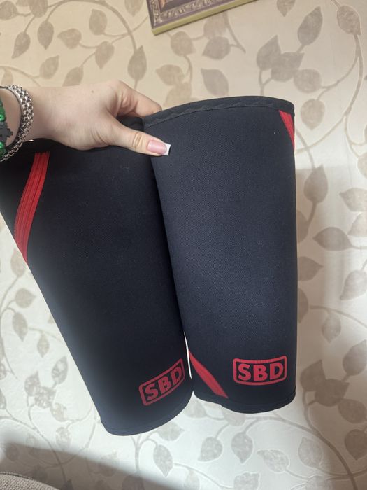 Продам наколенники SBD