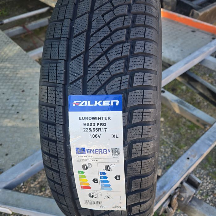 Anvelopa Falken 225/65/17 stare nou M+S 1 buc.si Hankook 215/70/R15 C