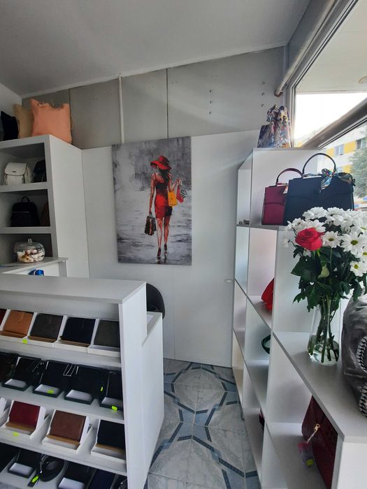 Vând mobilier comercial pentru magazin – confecționat în sept. 2023