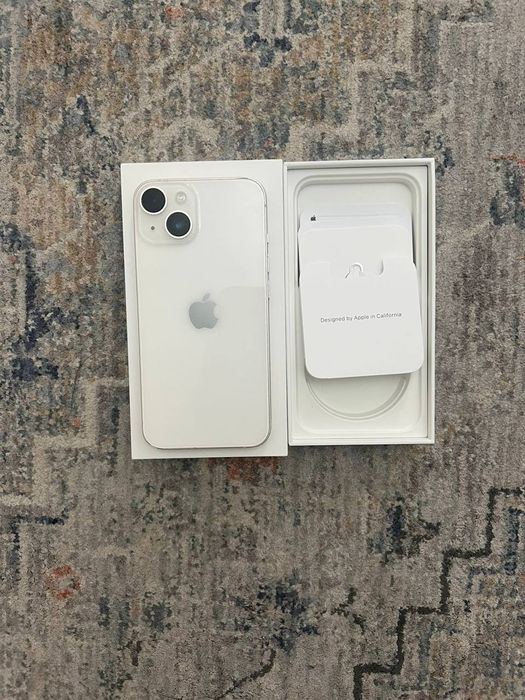 Айфон 14 в белом цаете