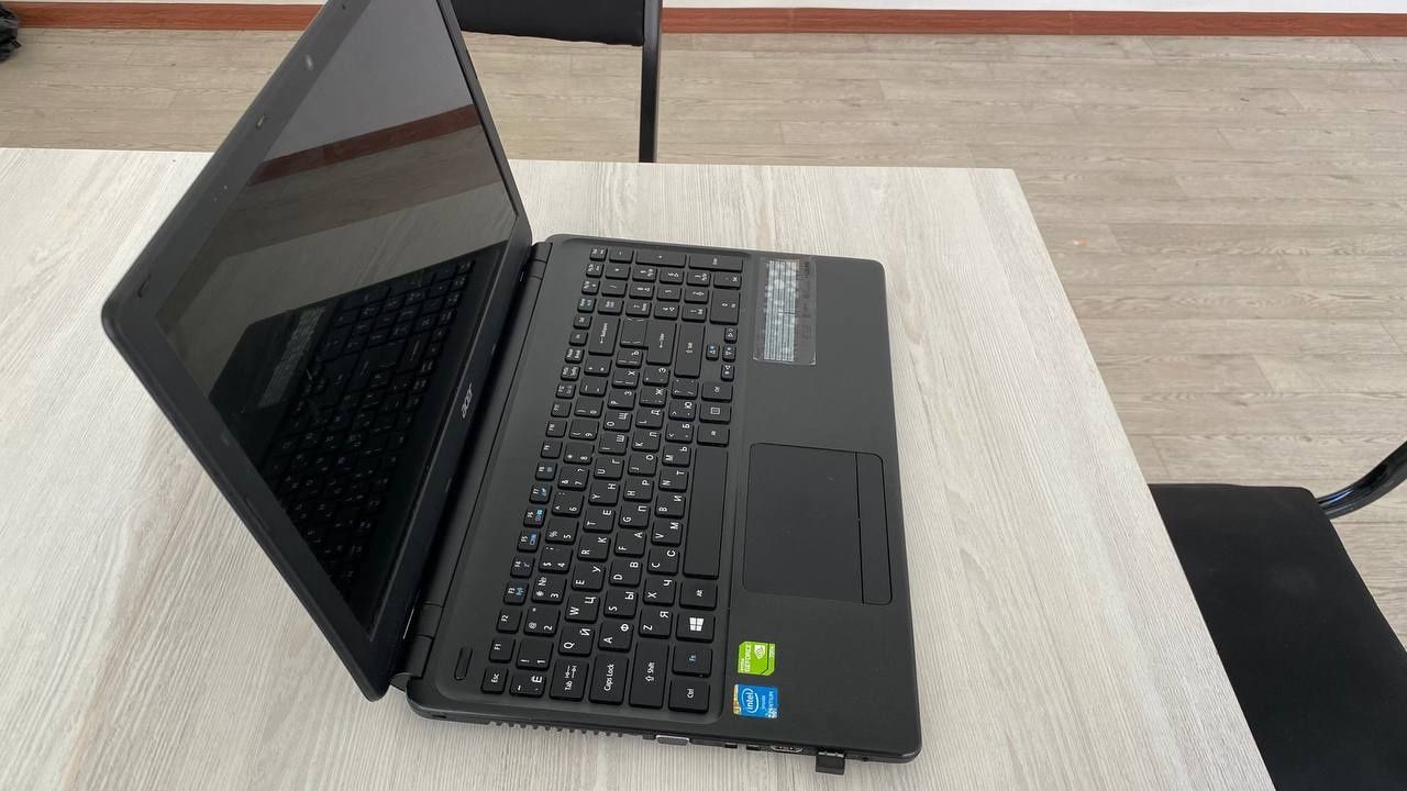 Ноутбук Acer сотилади