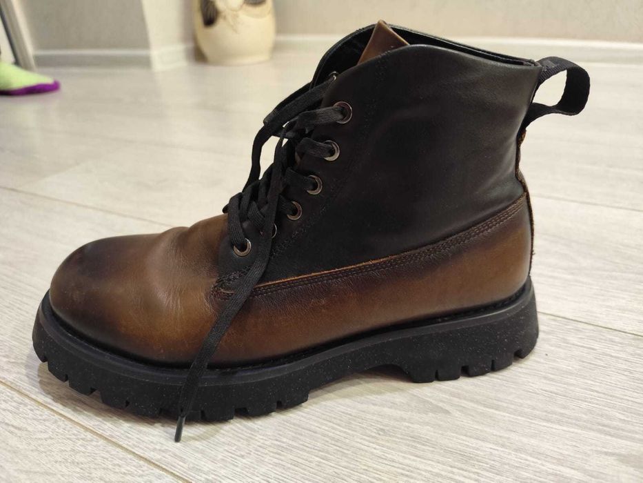 Кожаные ботинки мужские на массивной подошве