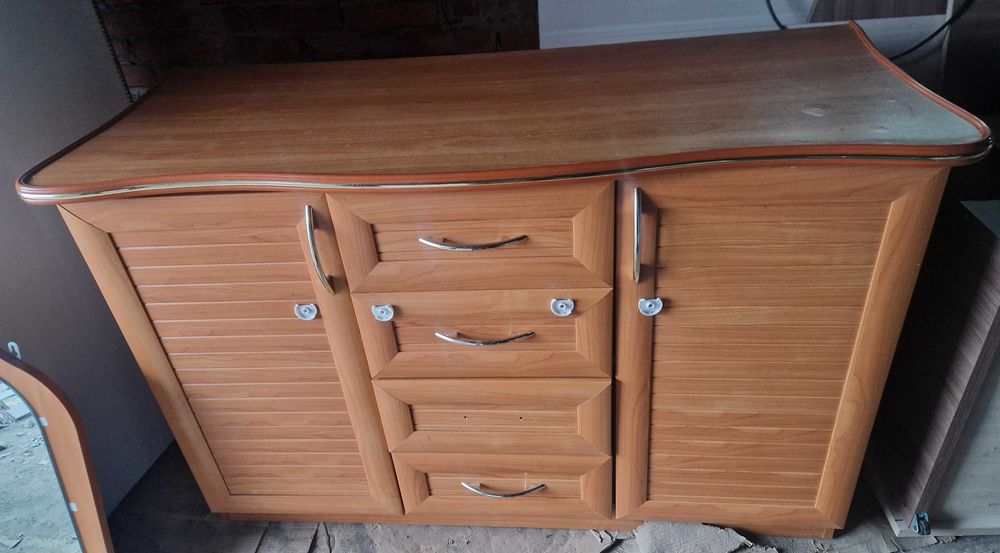 Продаётся комод//