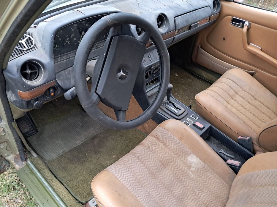 Mercedes 123, 1980 г.