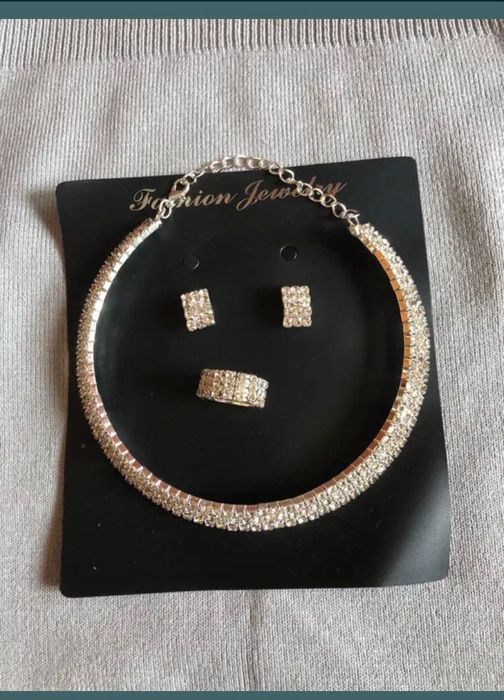 Vand set bijuterii perle