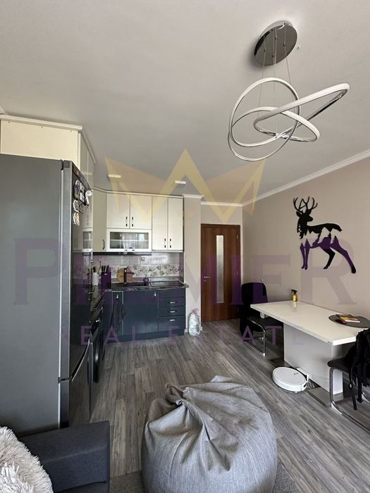 Дава се под наем Тристаен апартамент в Варна, Левски - 86 кв.м за 816 € - Снимка #2