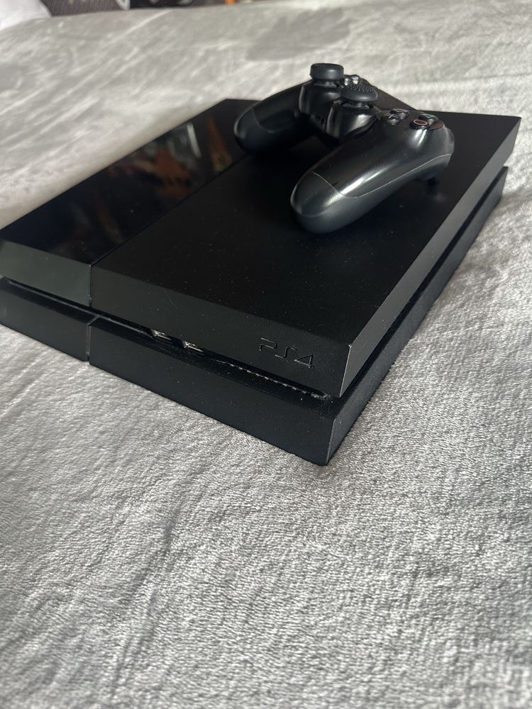 Play Station 4..