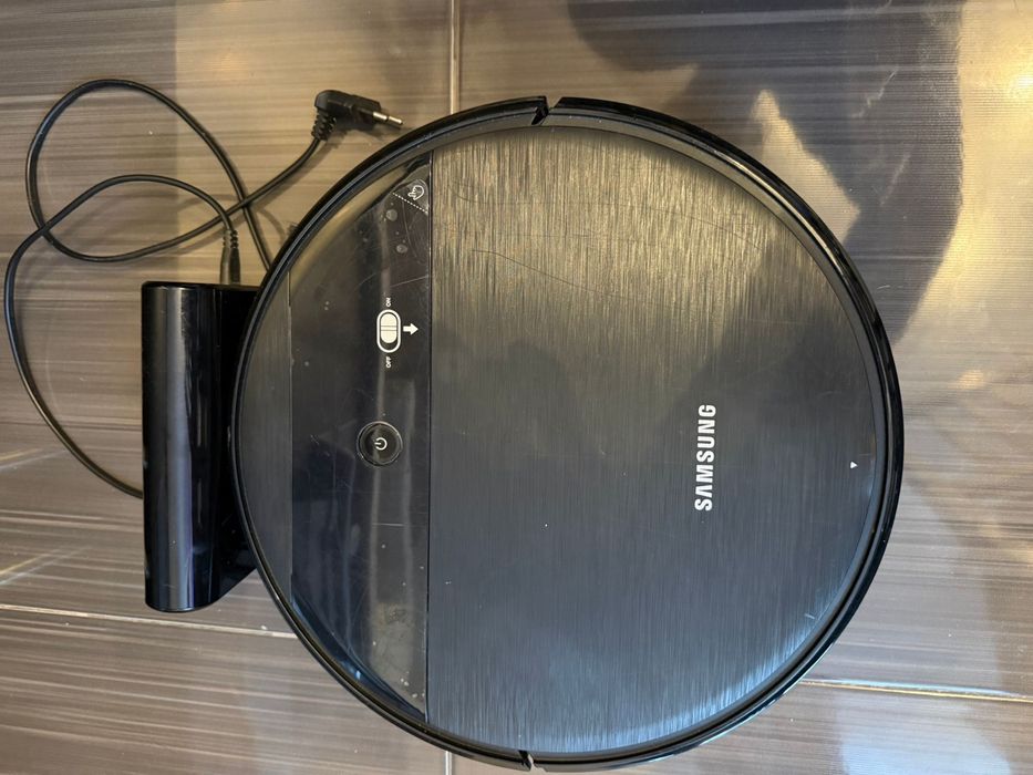 Aspirator robot Samsung VR05R5050WK  negociabil