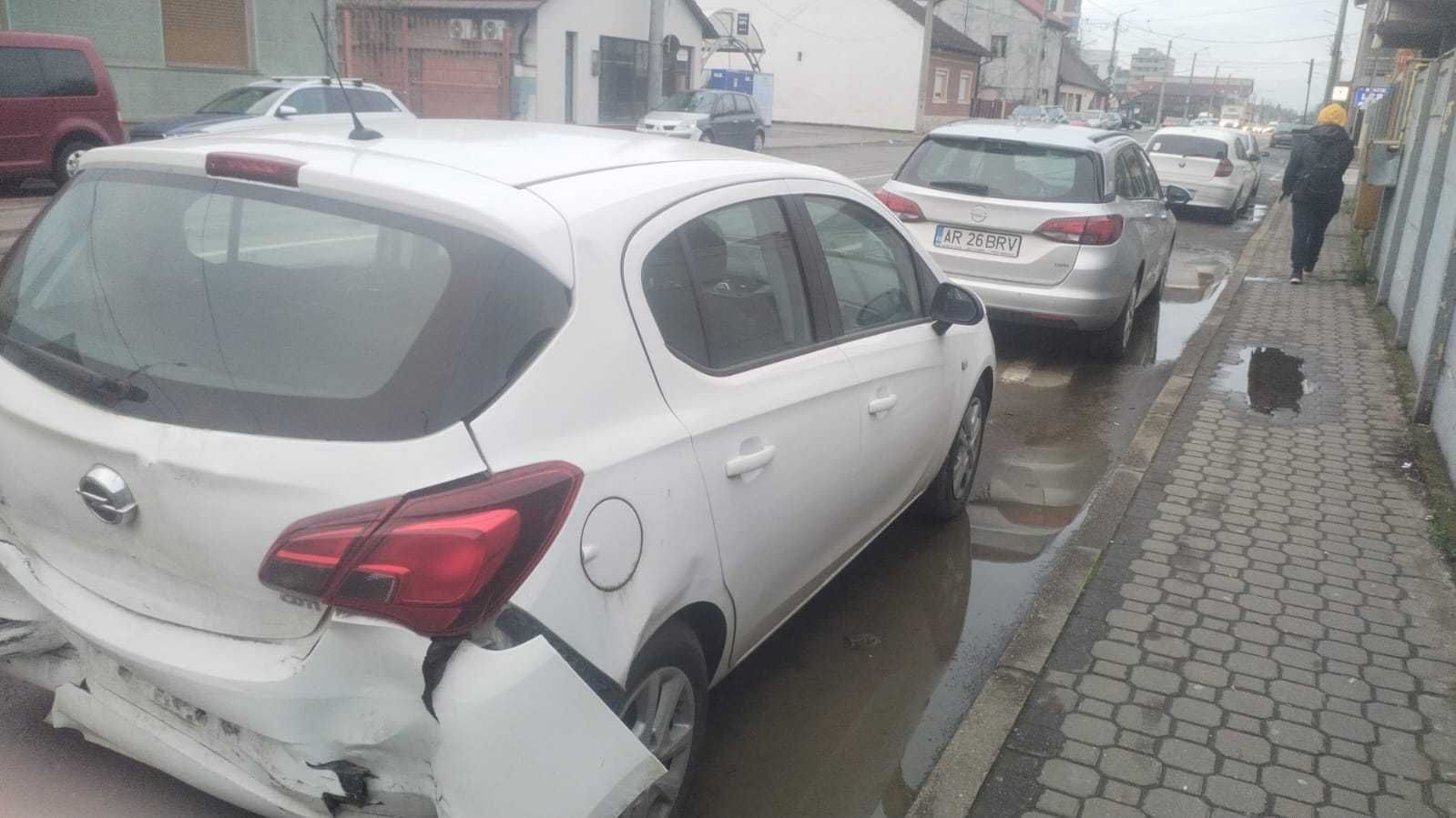 Opel Corsa E 2016 1.3 cdti avariat lovit