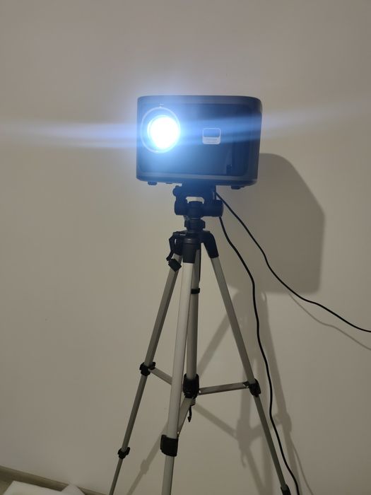 Проектор FINTEX X5 1920P Android 9.0 1200 Ansi 18000 Lumens