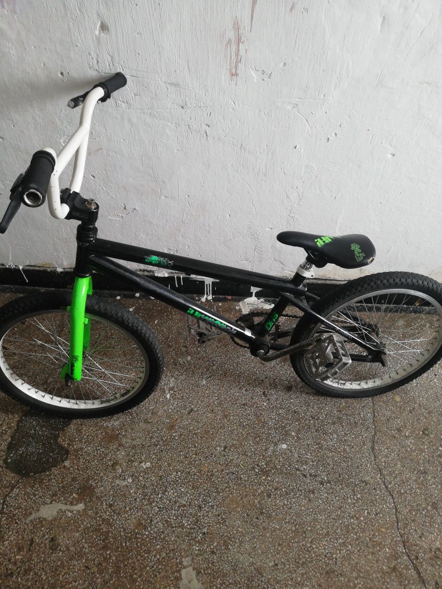 Vand bmx mai multe detalii in privat