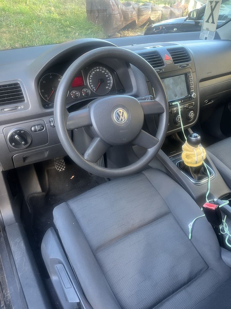 Golf 5 2-140 коня