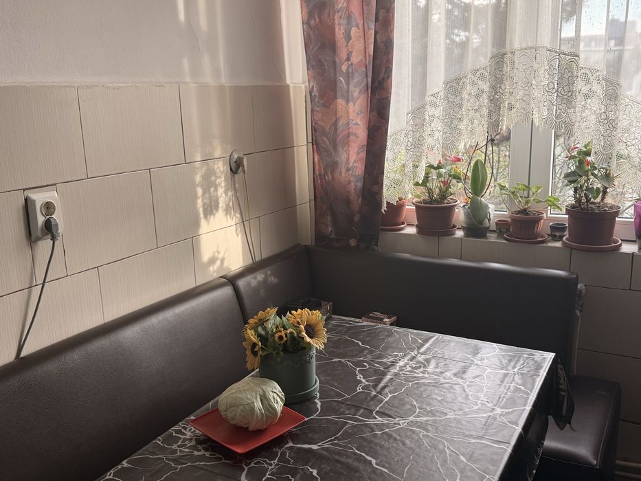 Vand ap 2 camere in Piata abator