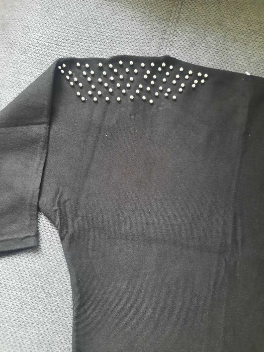 Дамска блуза с капси