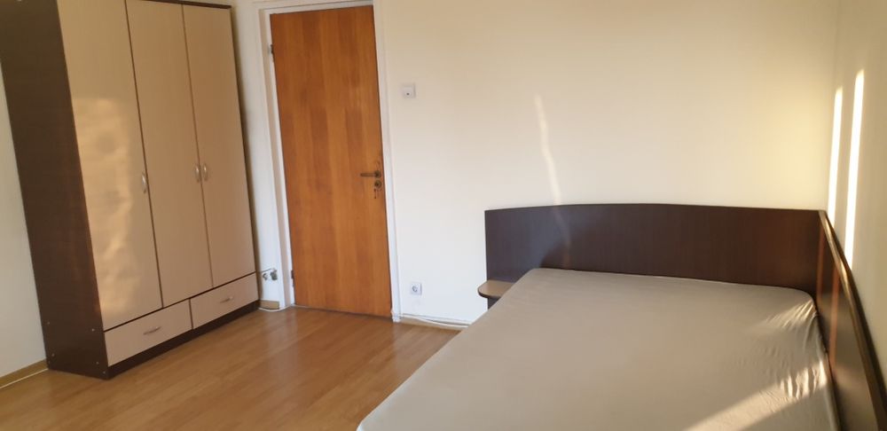 Garsoniera de inchiriat vis a vis de Mall Plaza