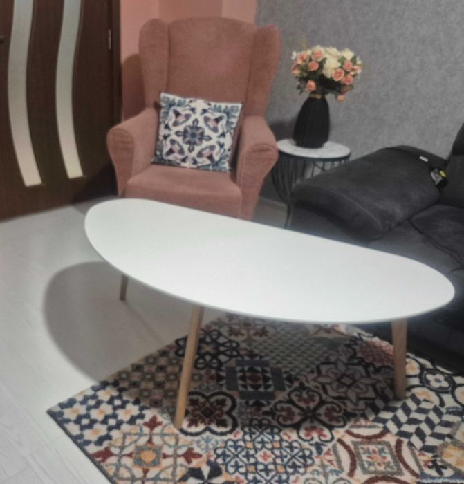 Холна маса полукръг и фотьойл