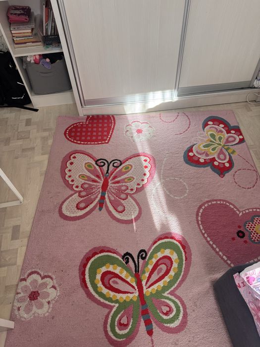 Продам ковер в детскую