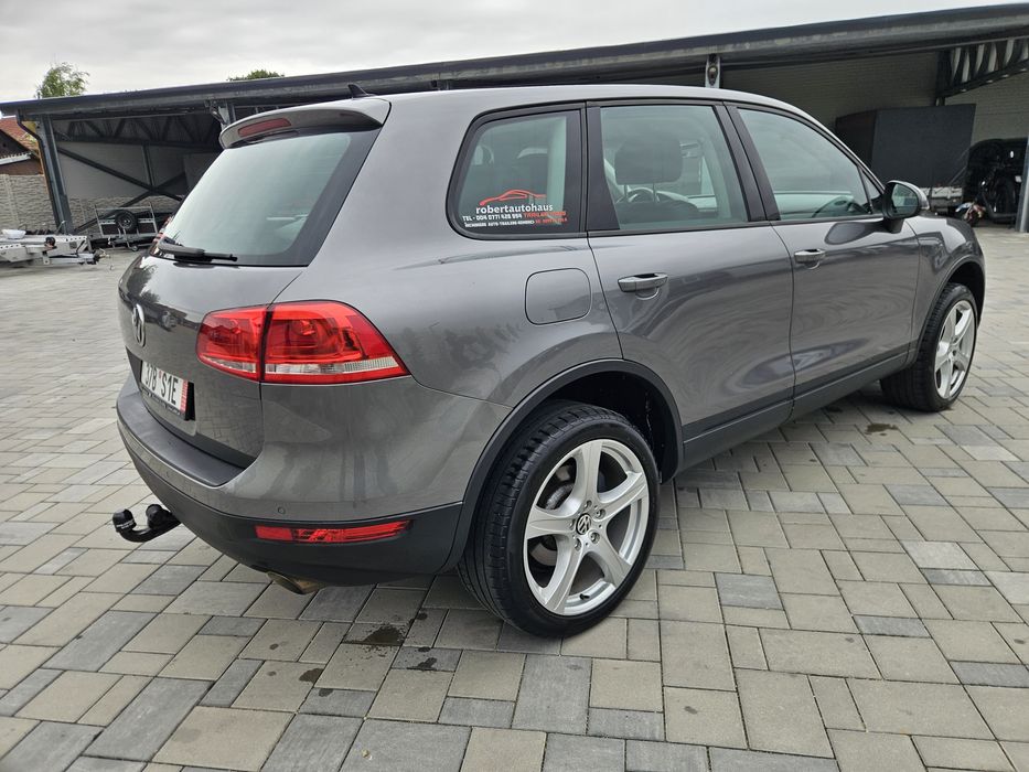 Vw touareg 3.0 tdi,239 cp,4x4,suspensie pe perne, xenon, led ,navi