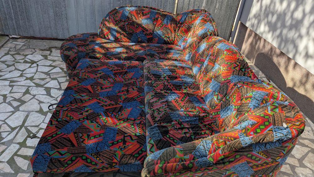 Coltar cu functie de dormit