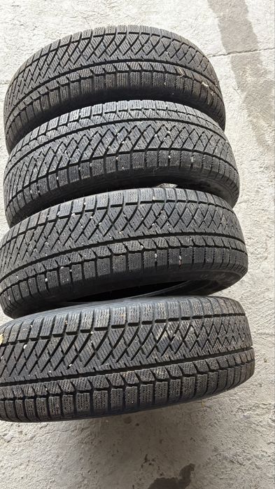 Продам шины 225/65/R17