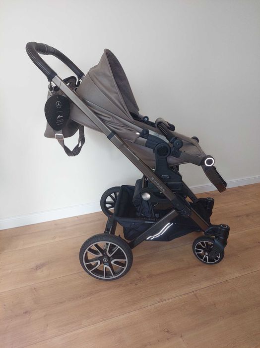 Vând cărucior pentru copii Mercedes-Benz Avantgarde nou!