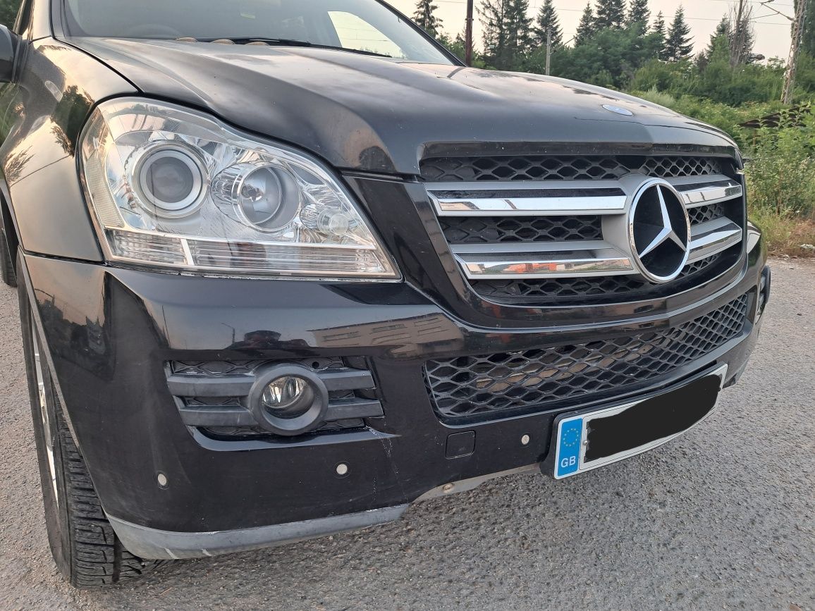 Предна броня Мерцедес ГЛ Х164 Mercedes GL X164 черна сива оборудвана