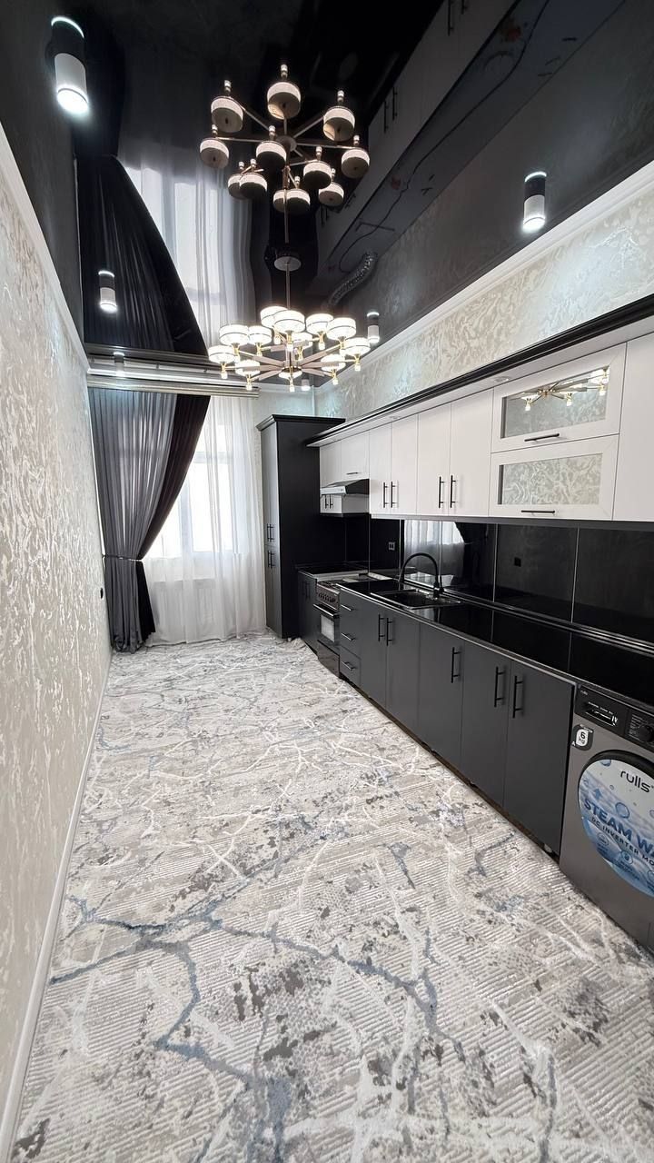 2-xonali 4-qavatda 68m² kvartira sotiladi.
8-qavatli Liftli dom.
Ikki