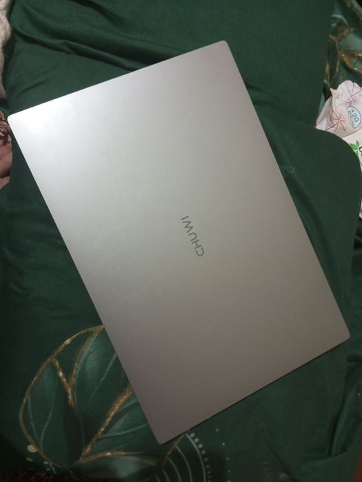 Noutbook ChUWI  xotirasi 16 ha 512