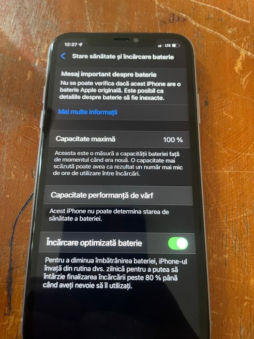 iPhone 11,perfect functional cu mici defecte