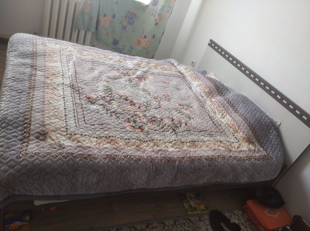 Продам кровать с матрасом