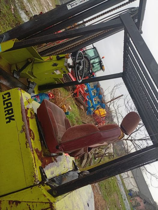 Stivuitor Clark de vânzare