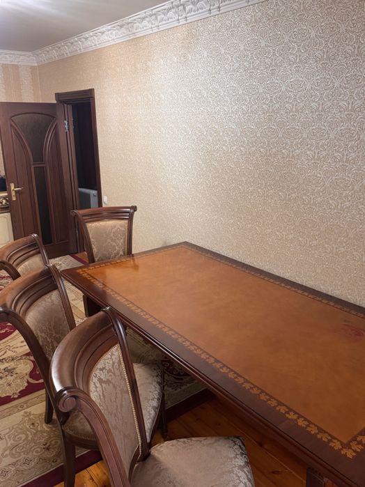 Стол со стульями (8шт) размер стола: 222х112. Купили в «Кенг Макон».