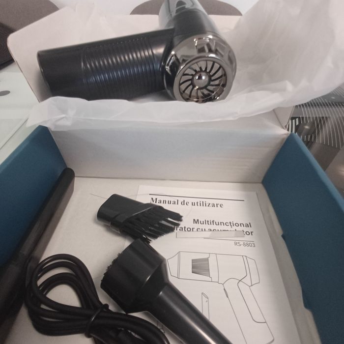 Mini aspirator auto portabil firma JRH colet trimis prin olx