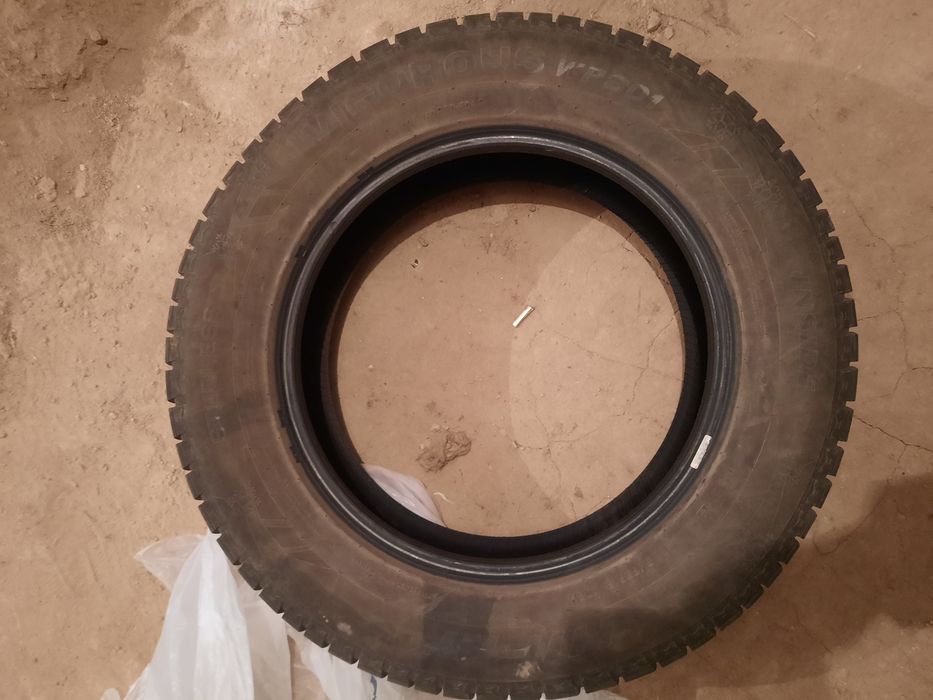 Автошины 225/65/18 комплект 4 шт