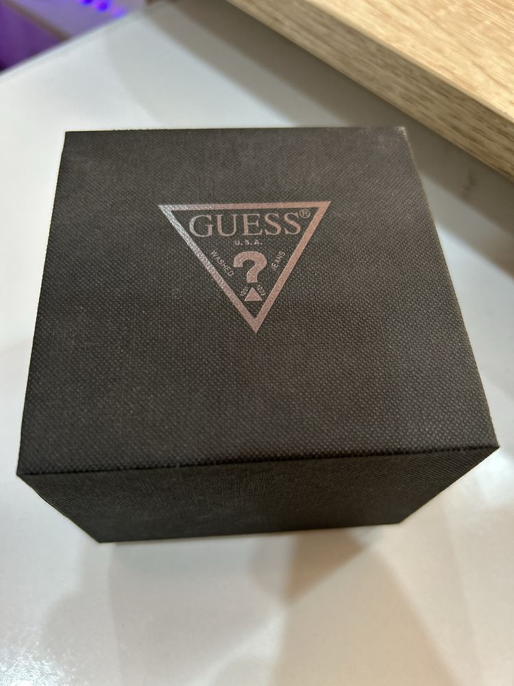 Мъжки официален часовник GUESS