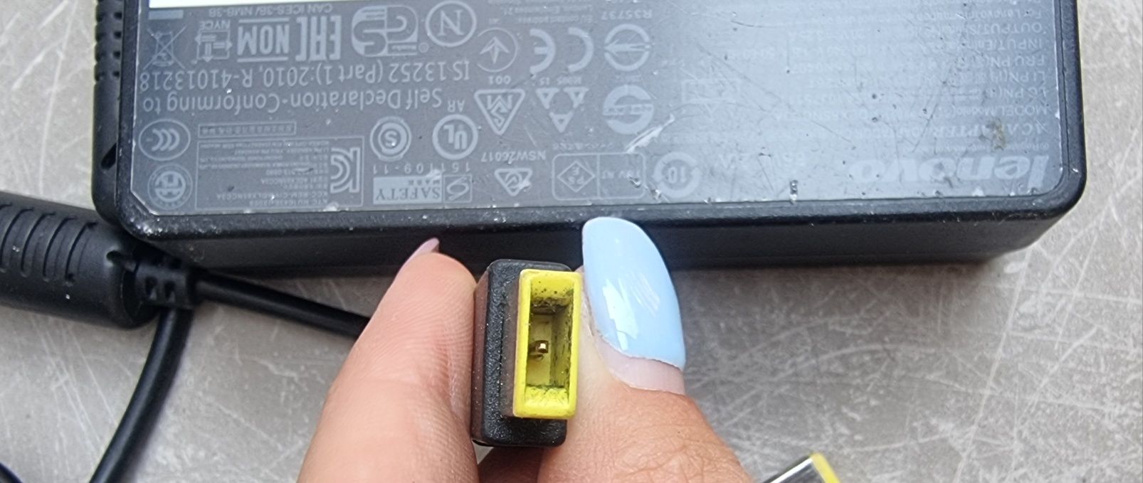 Зарядни за лаптоп Lenovo 65w