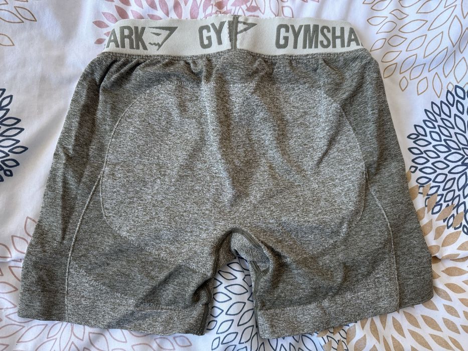 Gymshark къси гащи – размер S, чисто нови