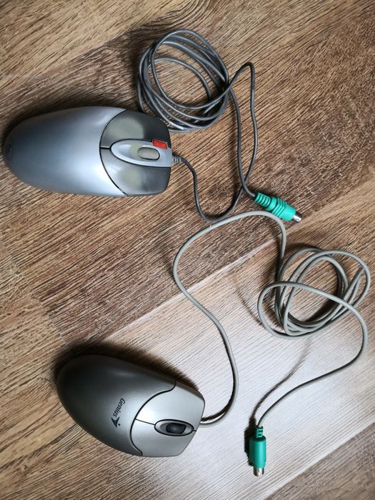Mouse (2 bucati), cu cablu.
