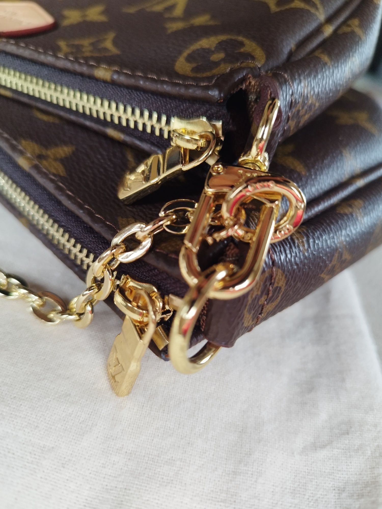 Нова  Louis Vuitton Multipochette дамска чанта
