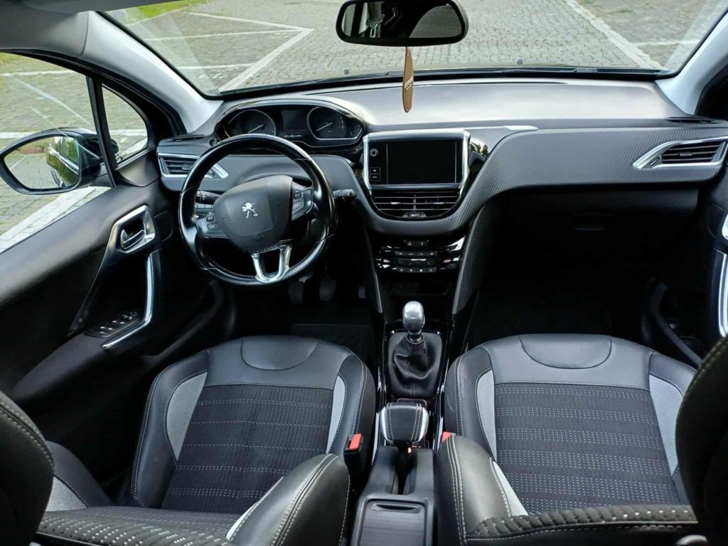 Vând Peugeot Model 2008 An 2019 Euro6 Navigație Climatronic Camera