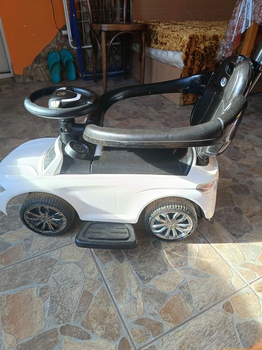 Детска кола за бутане