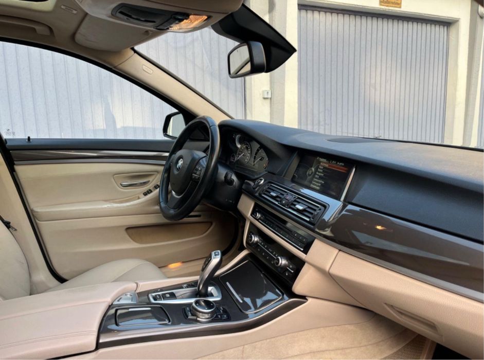 BMW 530d Limousine Modern Line 4 butoane