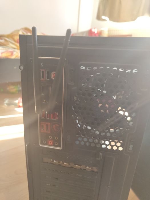 Vand calulator gaming si monitor