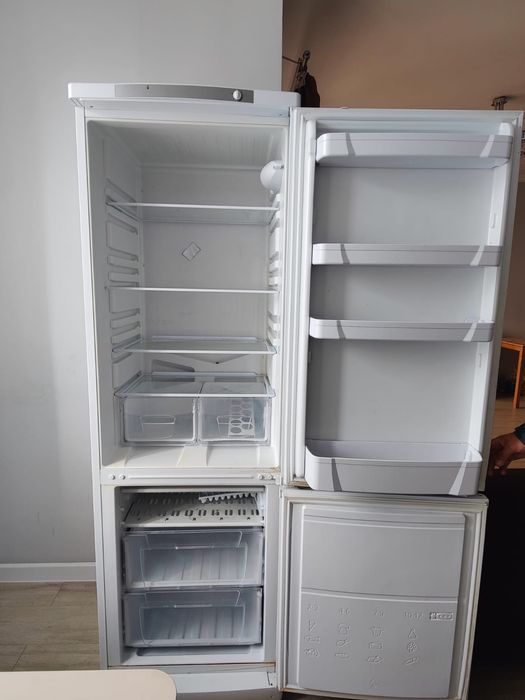 Срочно продам холодильник