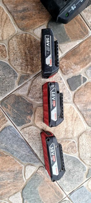 Baterii si incarcator