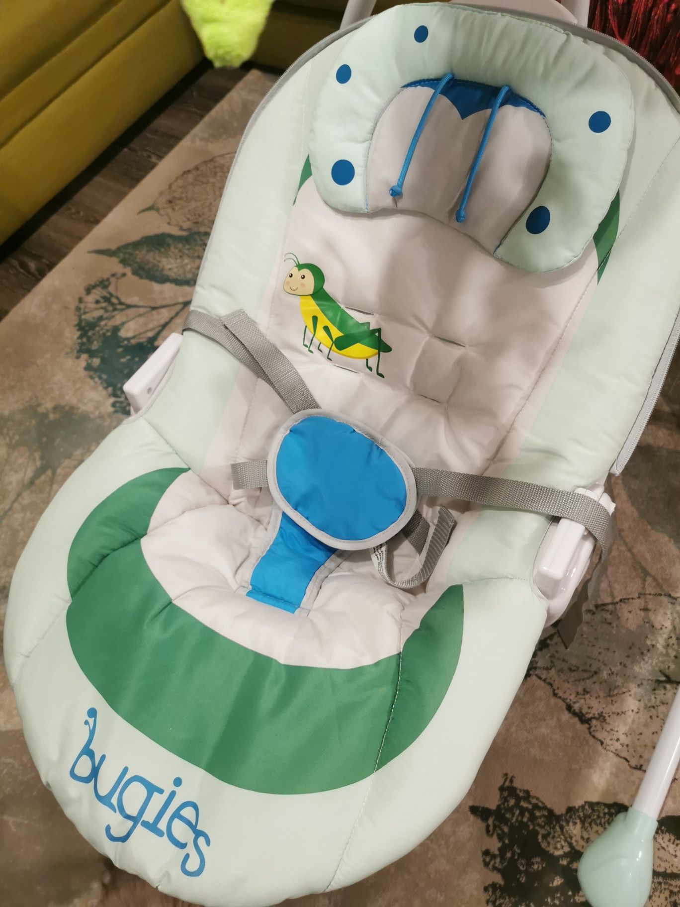 Vând leagan electric cu melodii și carusel Caretero Bugies