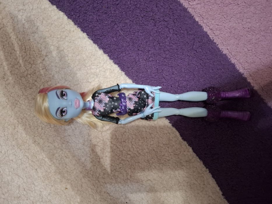Papusa monster high abbey