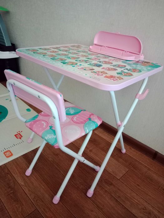 Продам детский стол со стулом