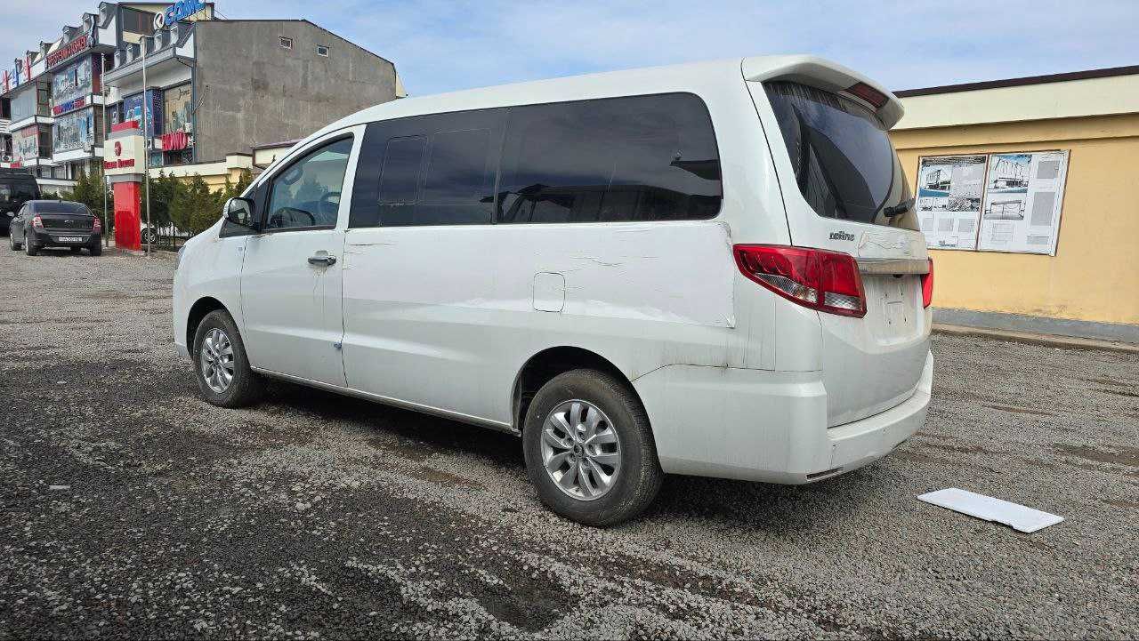 Янги JAC M4 REfine минивэн 26,000 $ га.