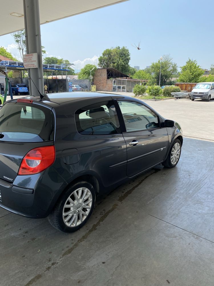 Renault clio 1.6 16v 88к.с
